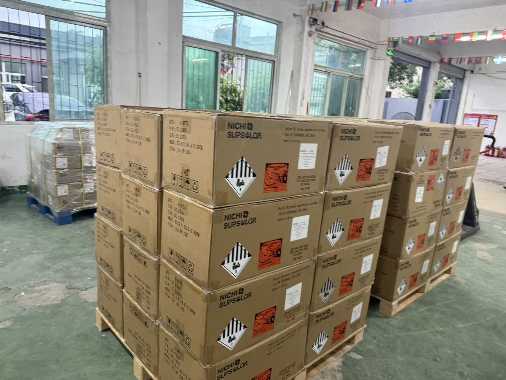 由公司承接的尼日利亚可再生能源分布式接入项目首批空运物资完成发运